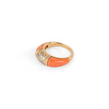 Charger l'image dans la galerie, Bague Van Cleef & Arpels, collection Philippine en or jaune et corail