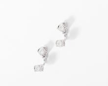 Charger l'image dans la galerie, Boucles d'oreilles Dinh Van en or gris et diamants modèle Cube