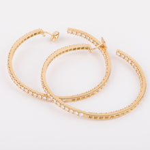 Charger l'image dans la galerie, Créoles en or jaune pavées de diamants