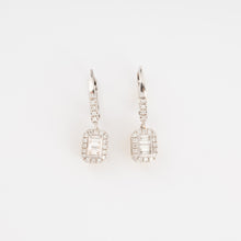 Charger l'image dans la galerie, Boucles d'oreilles en or gris et diamant