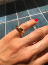 Charger l'image dans la galerie, Bague Cartier modèle Nouvelle Vague or jaune et diamants