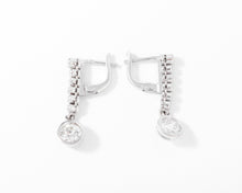 Charger l'image dans la galerie, Dormeuse en platine diamant