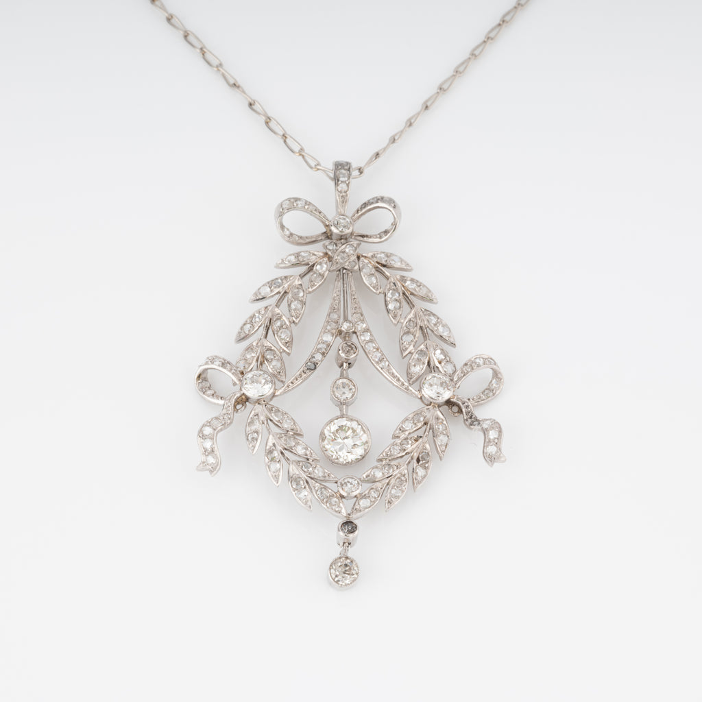 Pendentif corbeille en diamant et platine