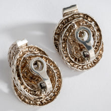 Charger l'image dans la galerie, Paire de boucle d’oreille en n a regent collection vendome de la maison Hermès
