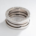 Bague de la maison Bvlgari, collection B.Zero1 moyen modèle en or gris