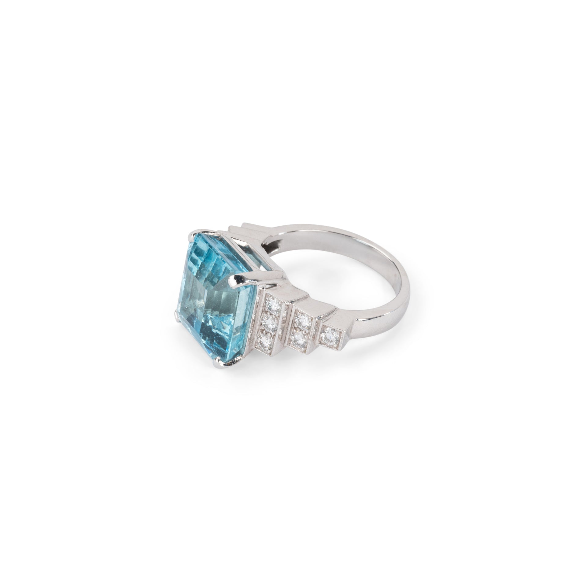 Bague en or gris et aigue-marine