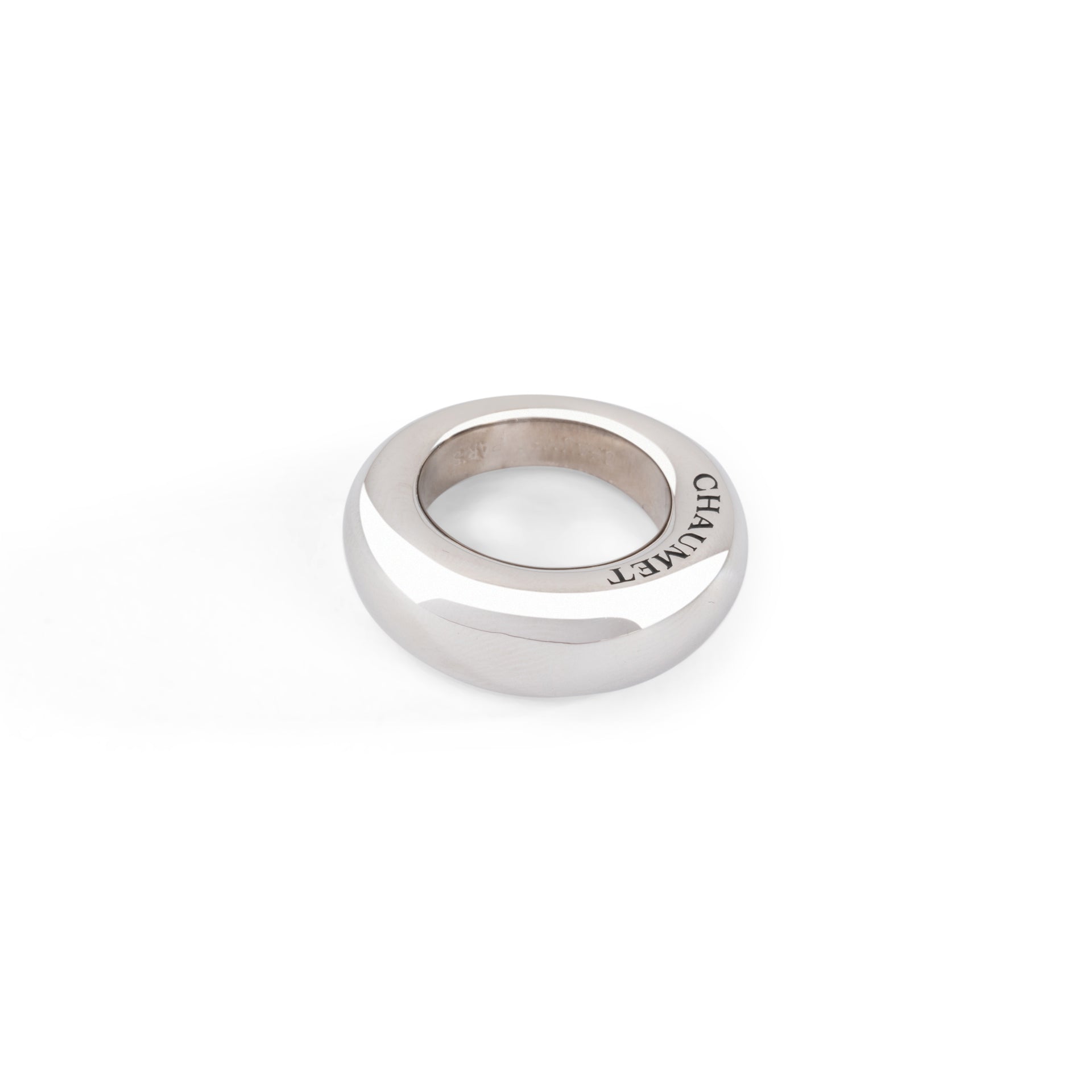 Bague jonc  de la maison Chaumet en or gris modèle anneau