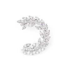 Charger l'image dans la galerie, Boucles d'oreilles en or gris  demi cercle pavé de diamant
