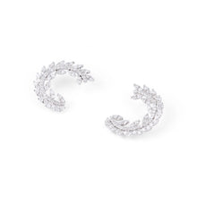 Charger l'image dans la galerie, Boucles d'oreilles en or gris  demi cercle pavé de diamant
