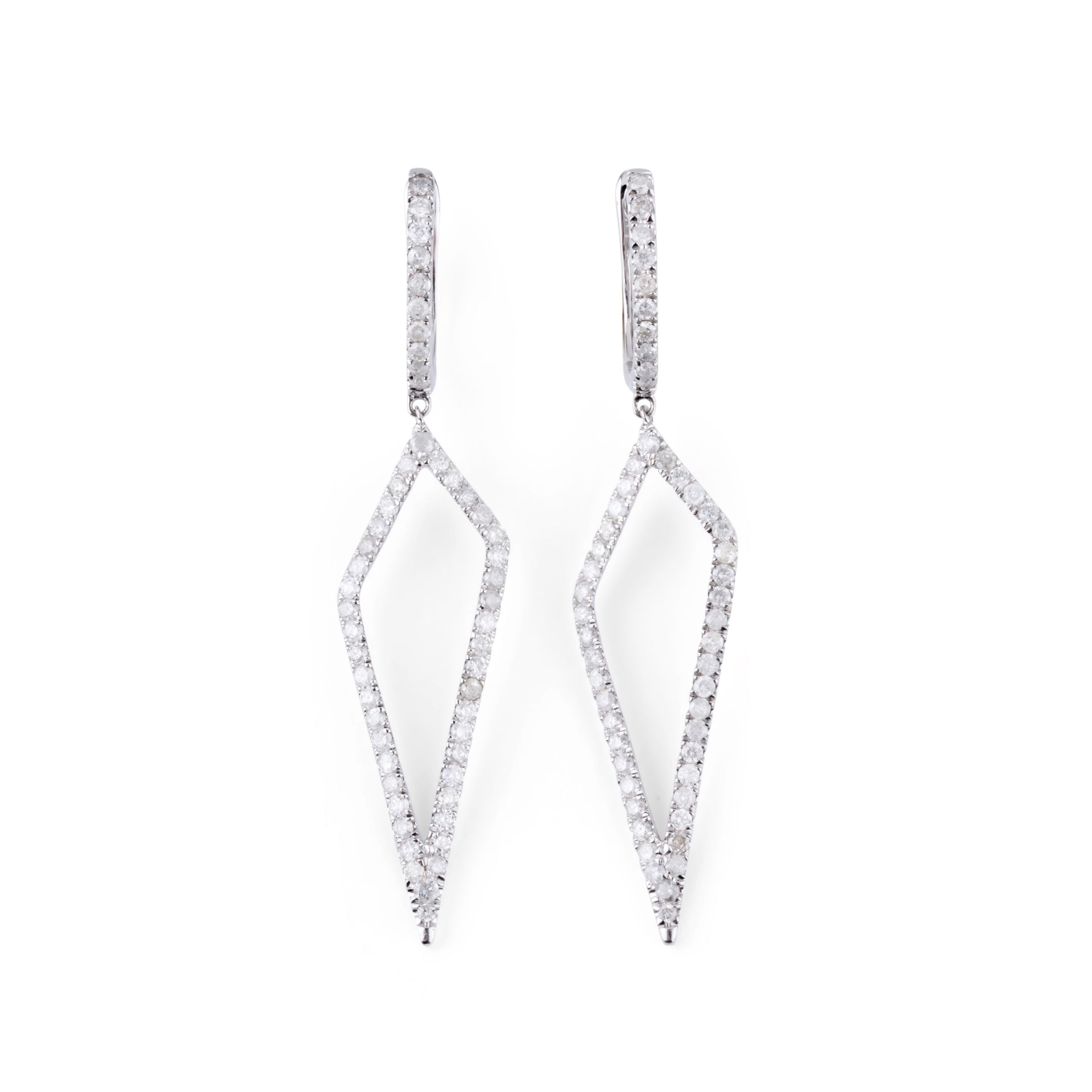 Boucles d'oreilles en gris  à formes géométriques ajourées,pavées de diamant