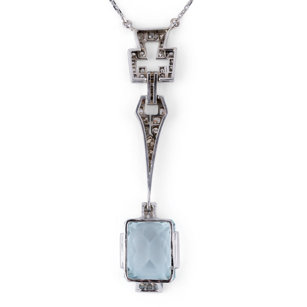 Collier Art Déco en platine orné d'une aigue marine