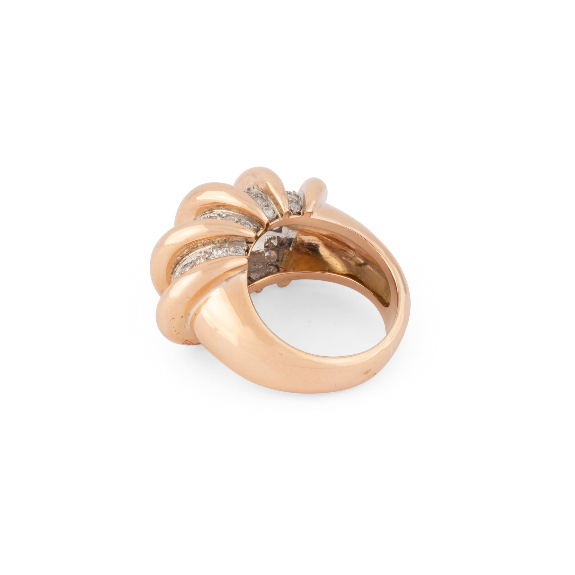 Bague godronnée  en or rose,platine et diamants
