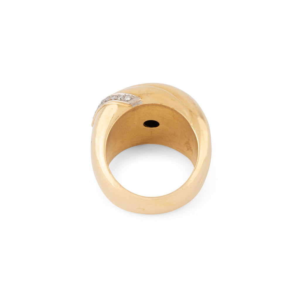 Bague godronnée en or jaune souligné d'une ligne de diamant