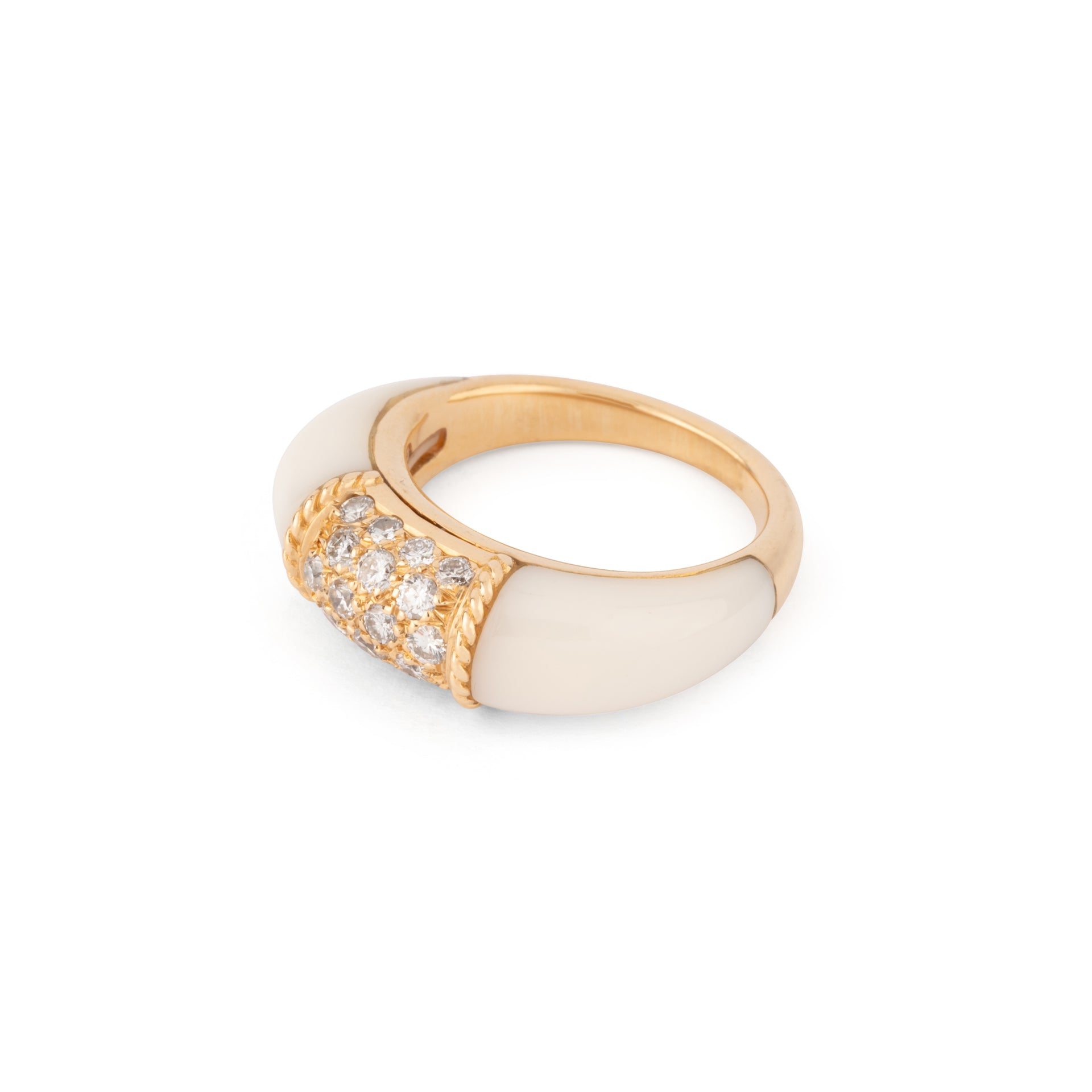 Bague Van Cleef & Arpels Philippine en corail blanc