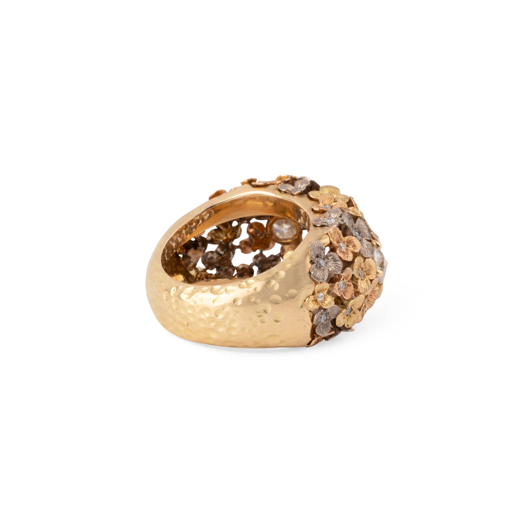 Bague 3 ors ornée de décor floral intercalée de diamant