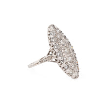 Charger l'image dans la galerie, Bague marquise en or gris entièrement sertie de diamants
