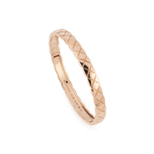 Charger l'image dans la galerie, Bracelet en or rose de la maison Chanel, modèle Coco Crush
