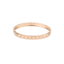 Charger l'image dans la galerie, Bracelet en or rose de la maison Chanel, modèle Coco Crush
