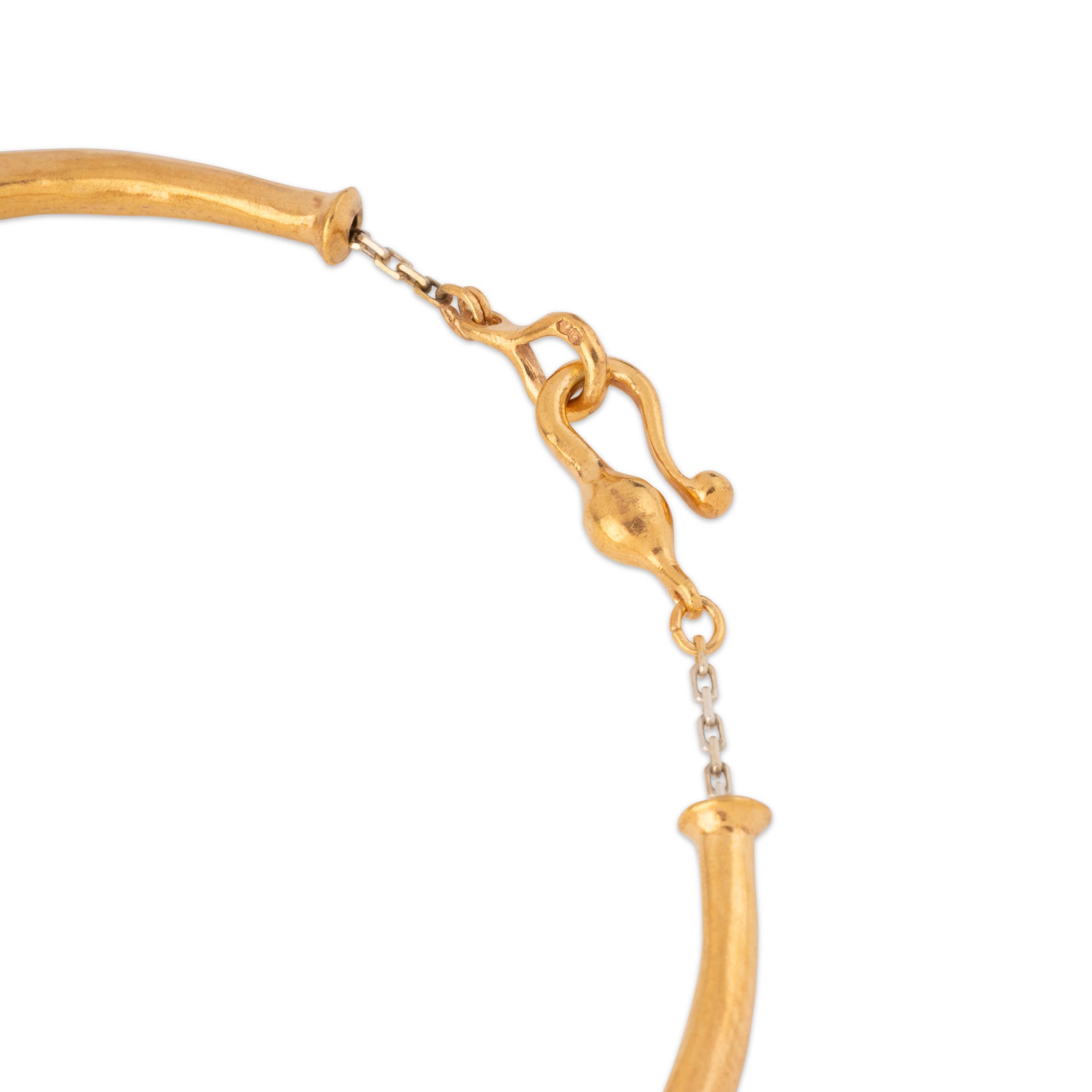 Collier torque en vermeil de l'artiste Goudji