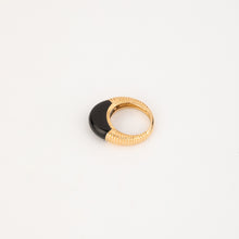 Charger l'image dans la galerie, Bague or jaune et onyx de la maison Cartier
