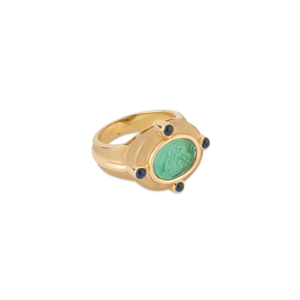 Bague or jaune étrusque en pâte de verre gravée