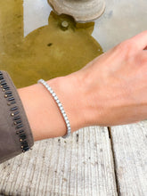 Charger l'image dans la galerie, Bracelet Rivière en Or gris orné de diamant
