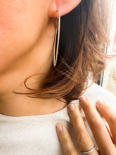 Charger l'image dans la galerie, Créoles en or rose et diamants
