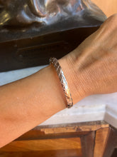 Charger l'image dans la galerie, Bracelet en or rose de la maison Chanel, modèle Coco Crush
