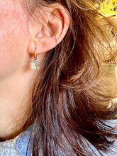 Charger l'image dans la galerie, Boucles d'oreilles Pomellato Nudo en or rose et cristal de roche
