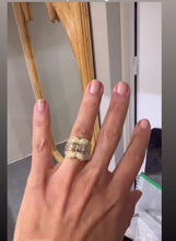 Charger et lire la vidéo dans la visionneuse de la Galerie, Bague or jaune et diamant
