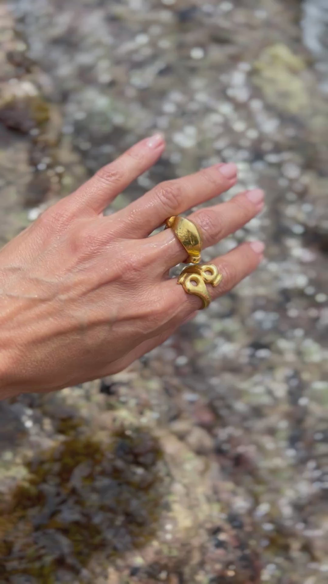 Bague martelé bombée du créateur Lalaounis