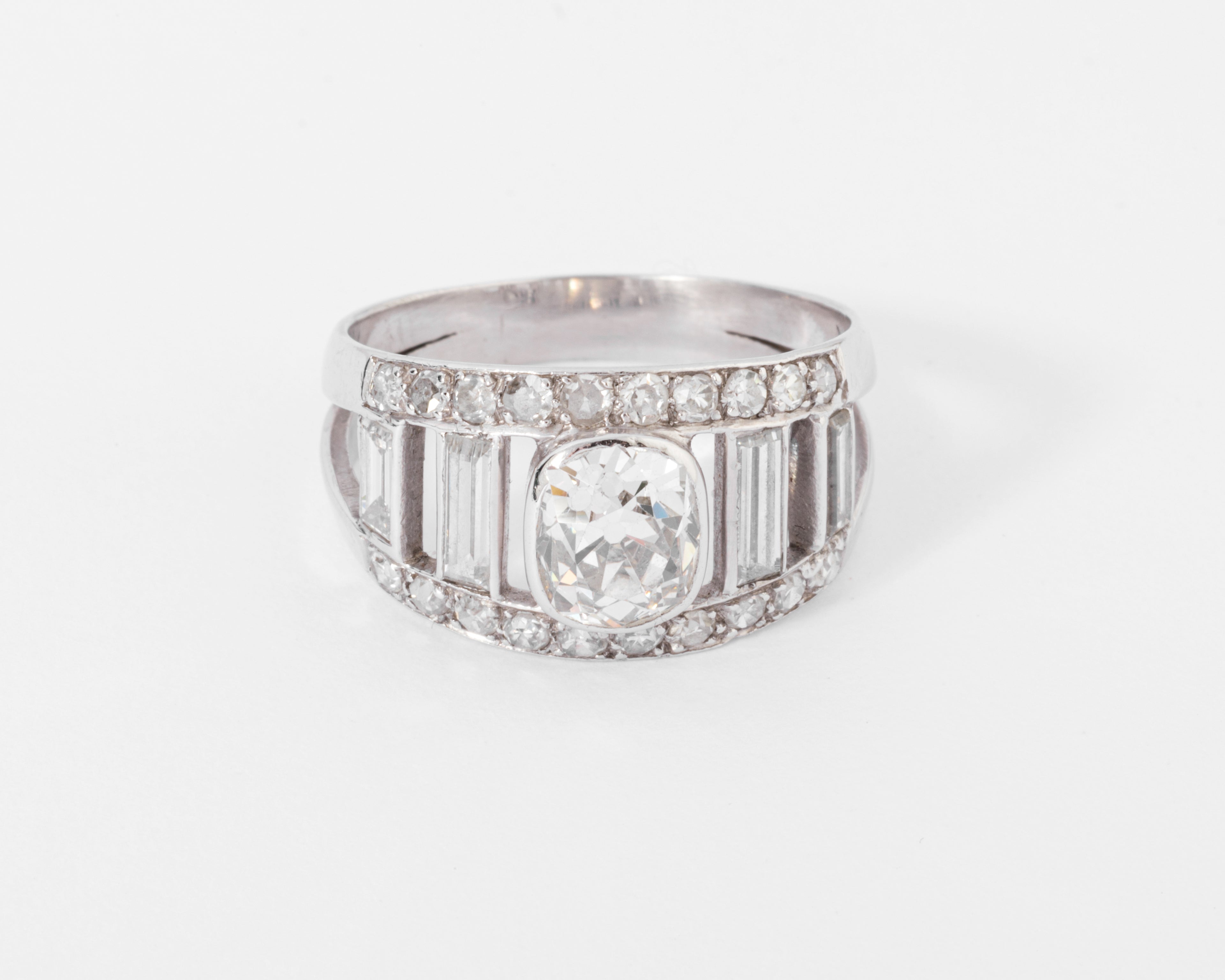 Bague en diamant et platine forme bandeau