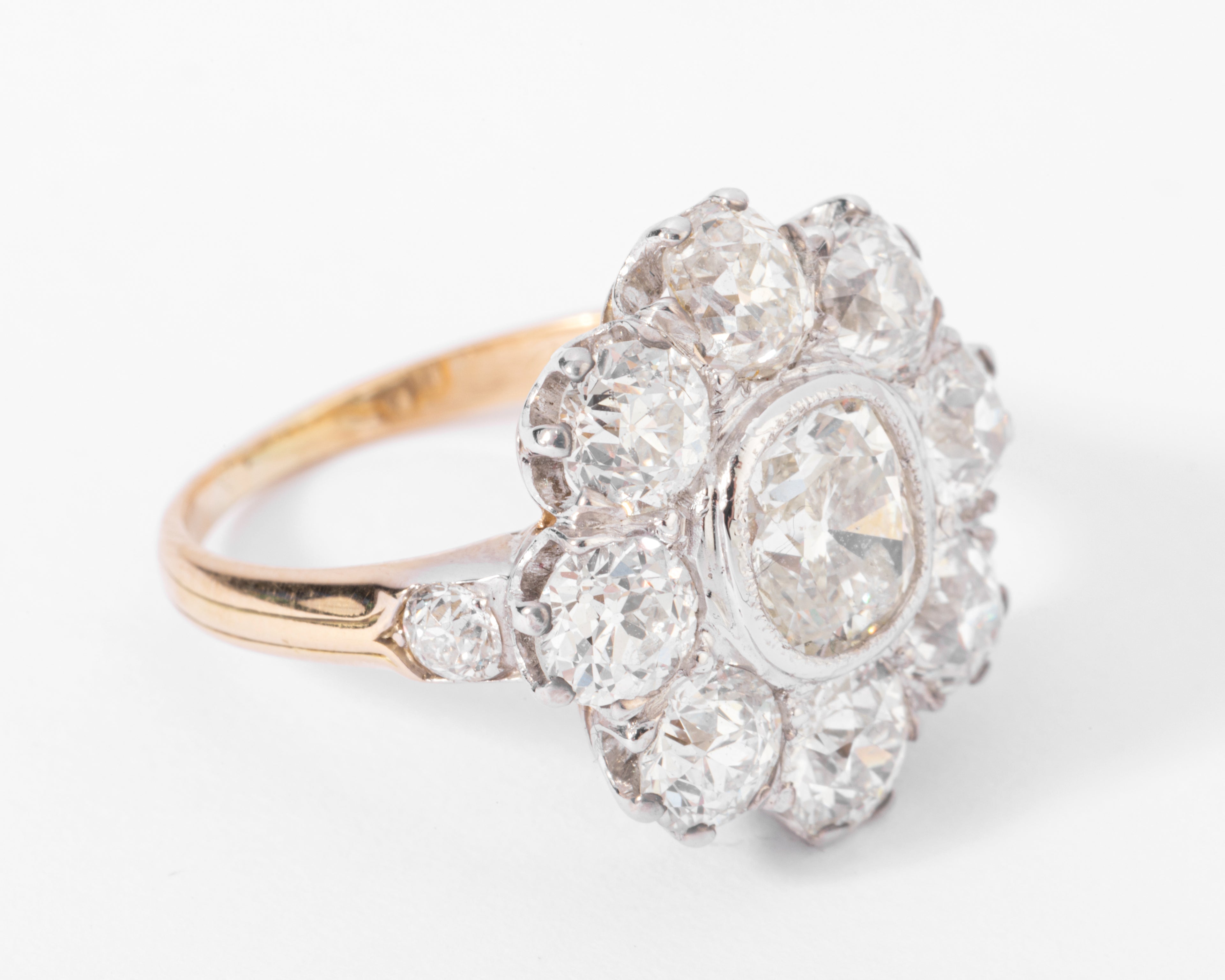 Bague marguerite en diamant