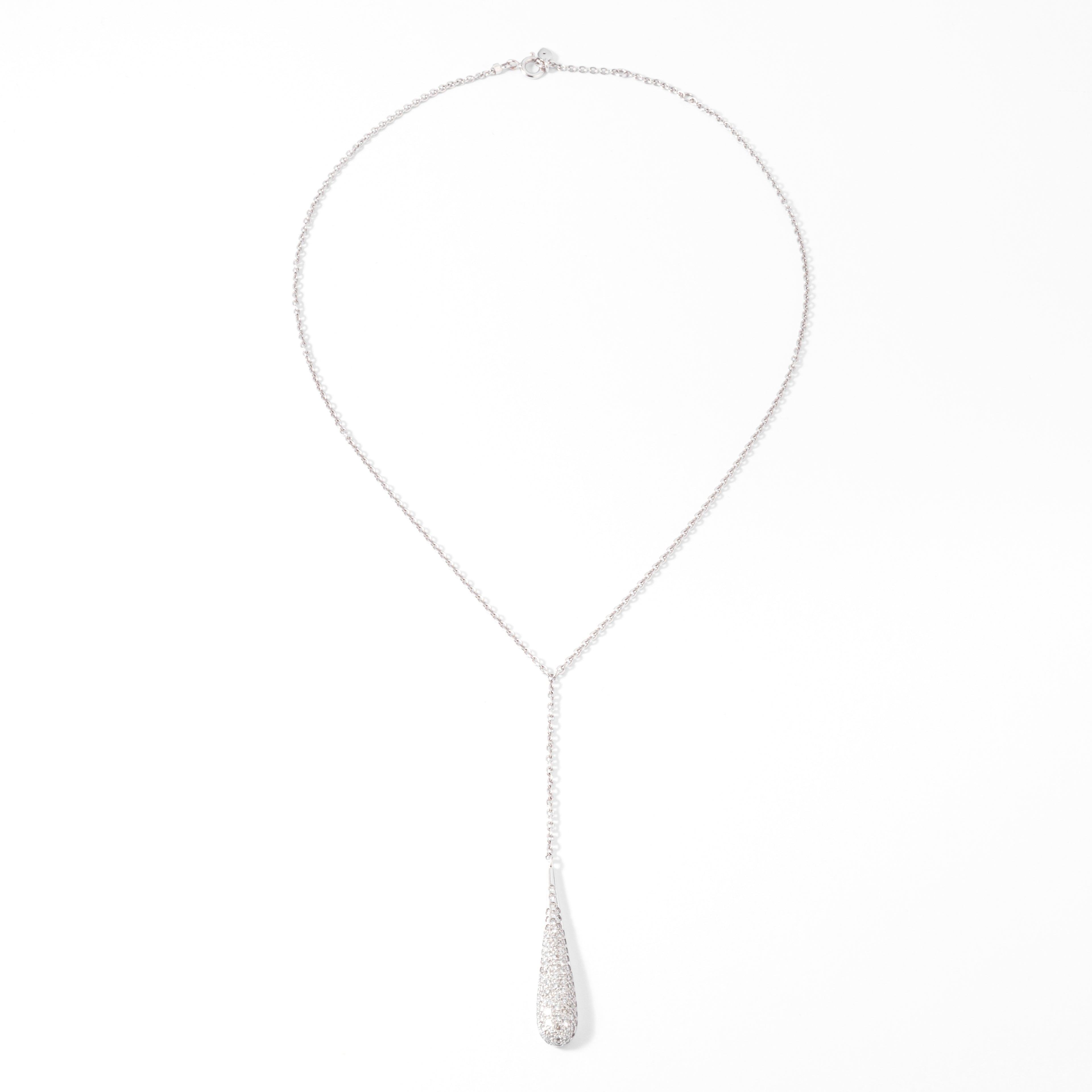 Collier or gris pavés de diamant