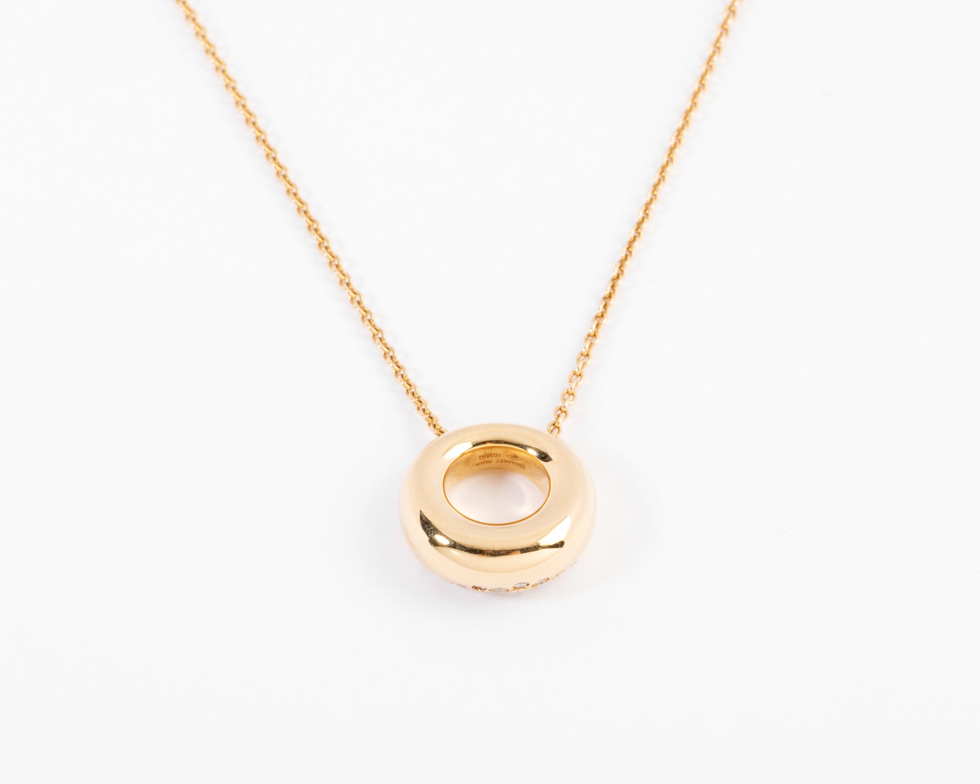 Collier signé de la maison Chaumet modèle anneau