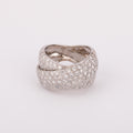 Bague or gris croisée entièrement pavée de diamant