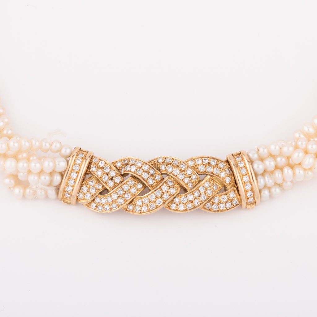 Collier en perles multirangs et fermoir en diamants