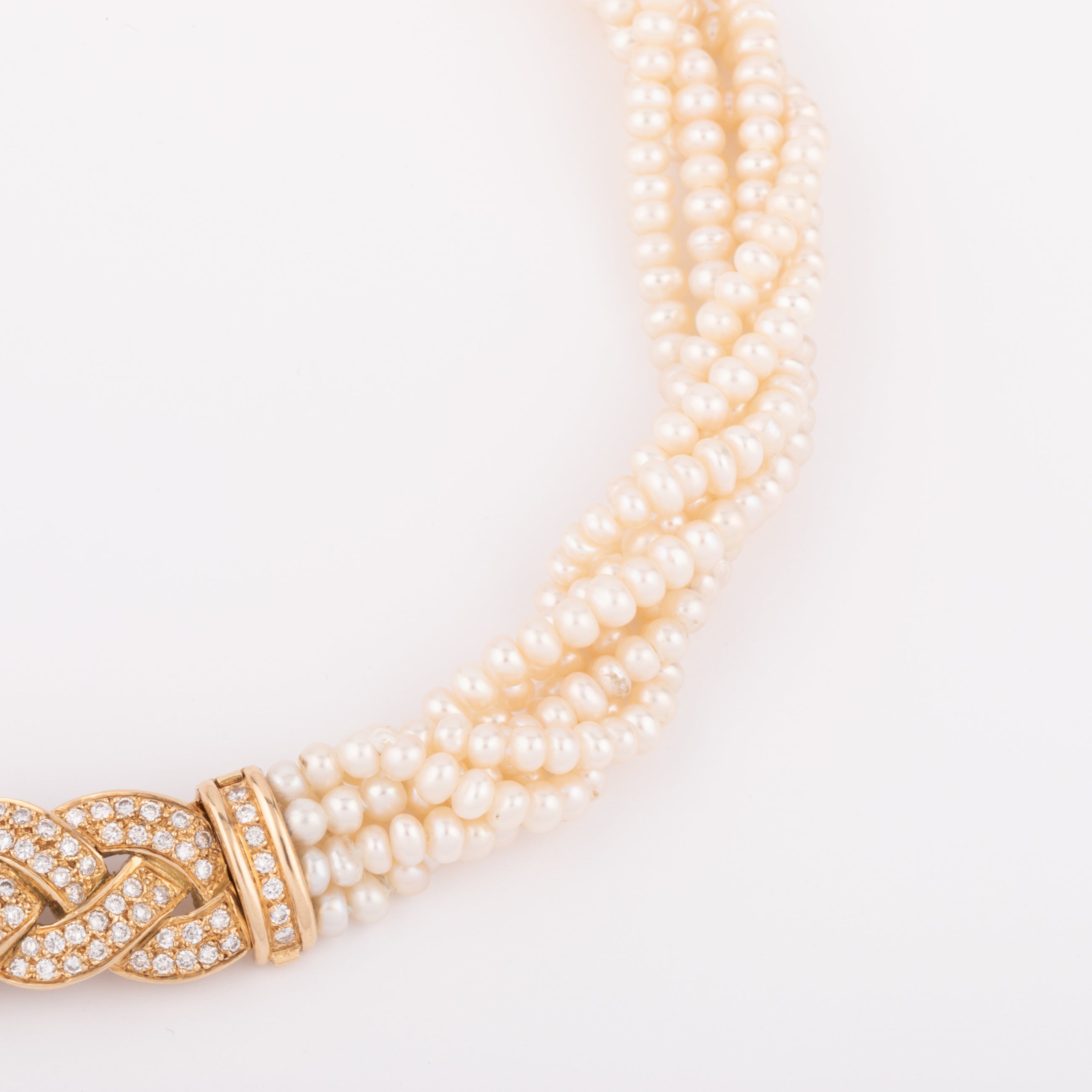 Collier en perles multirangs et fermoir en diamants