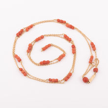 Charger l'image dans la galerie, Sautoir en or jaune et  boules de corail facettés
