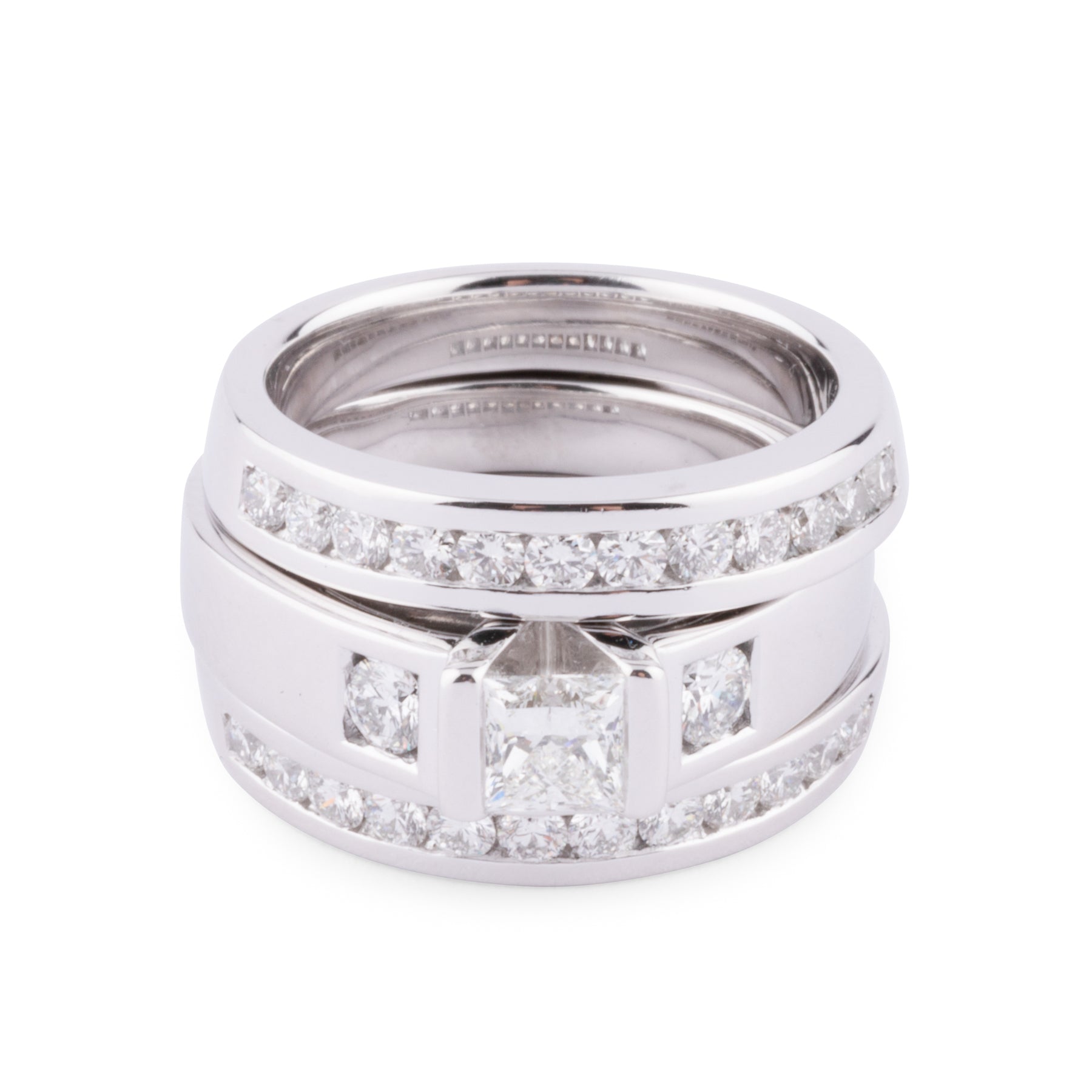 Bague or gris et diamant princesse