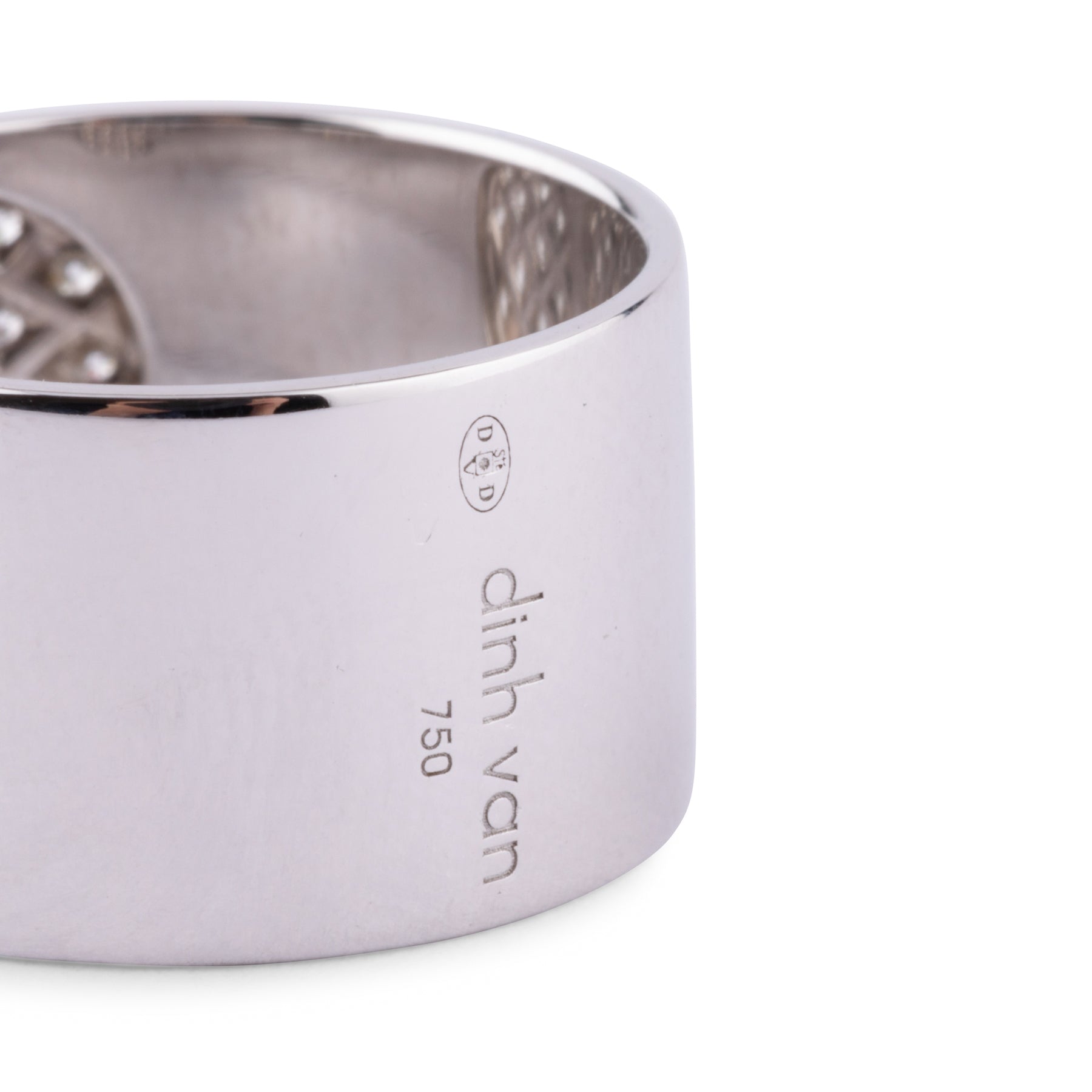 Bague de la Maison Dinh Van,modèle Anthea en or gris