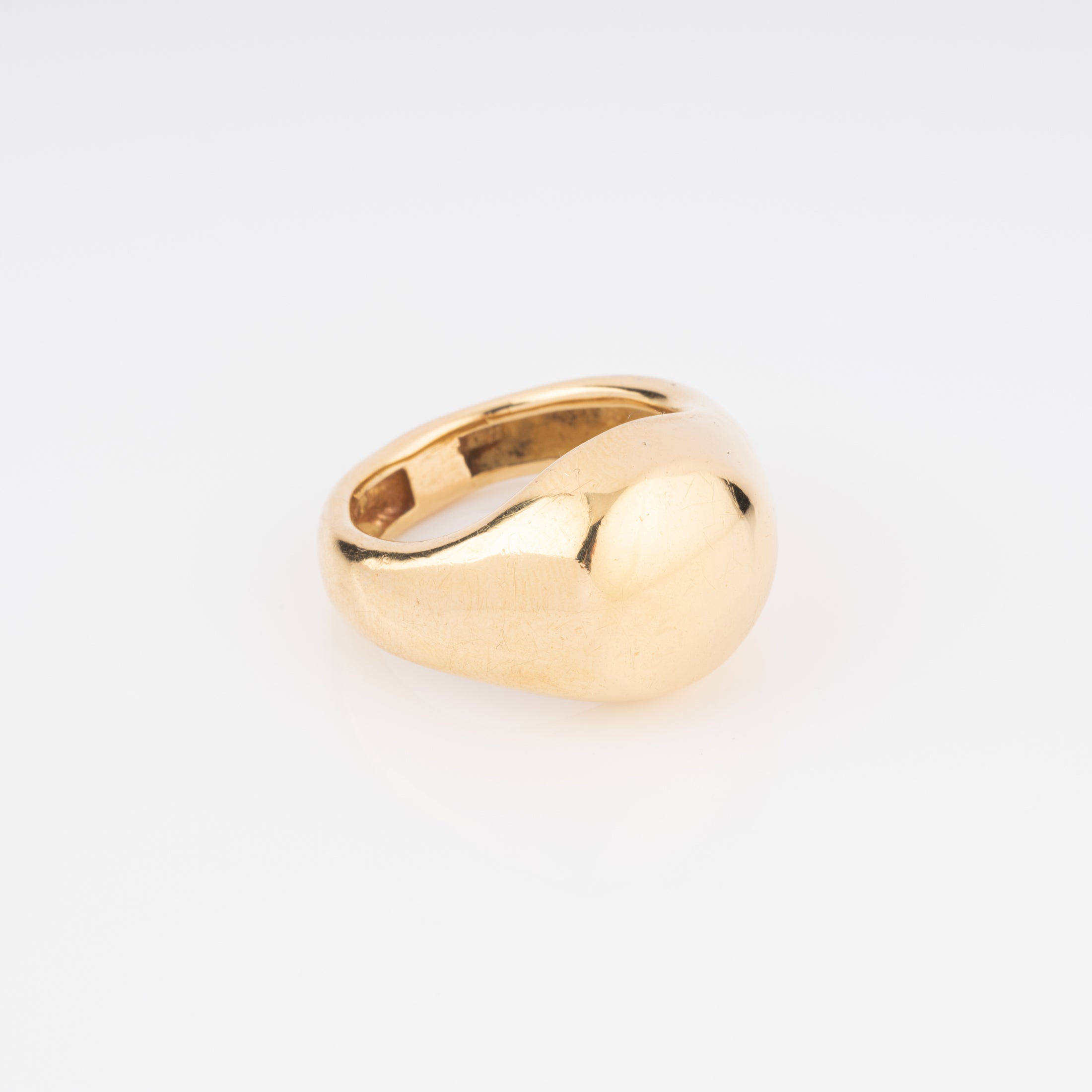 Bague chevalière or jaune 18k signée de la maison Chaumet