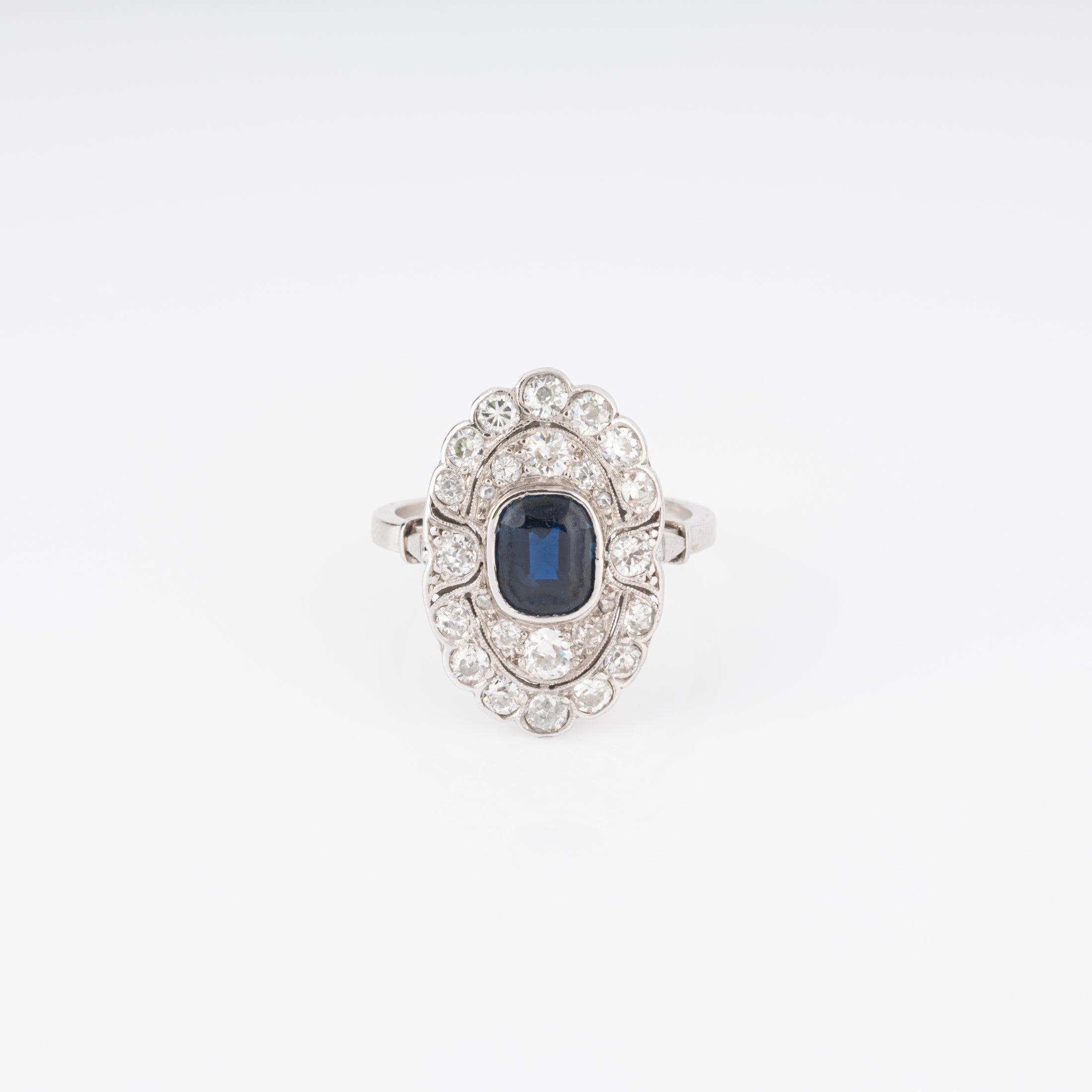 Bague marquise en platine