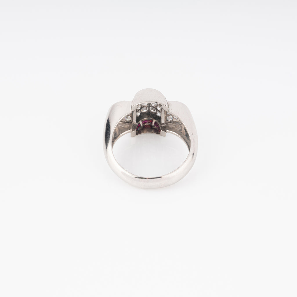 Bague platine et diamant ornée de rubis qualibrés