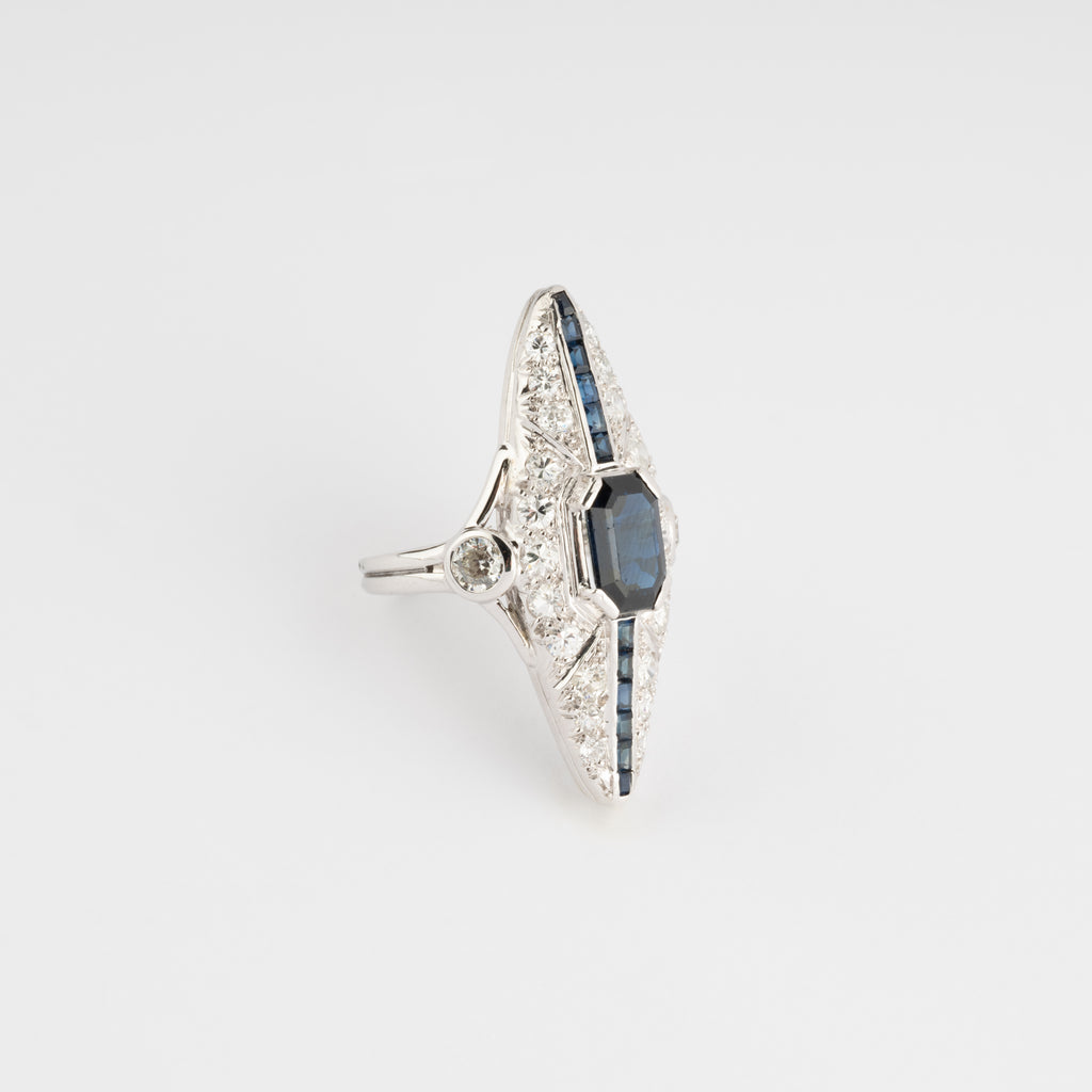 Bague marquise en diamant et saphir