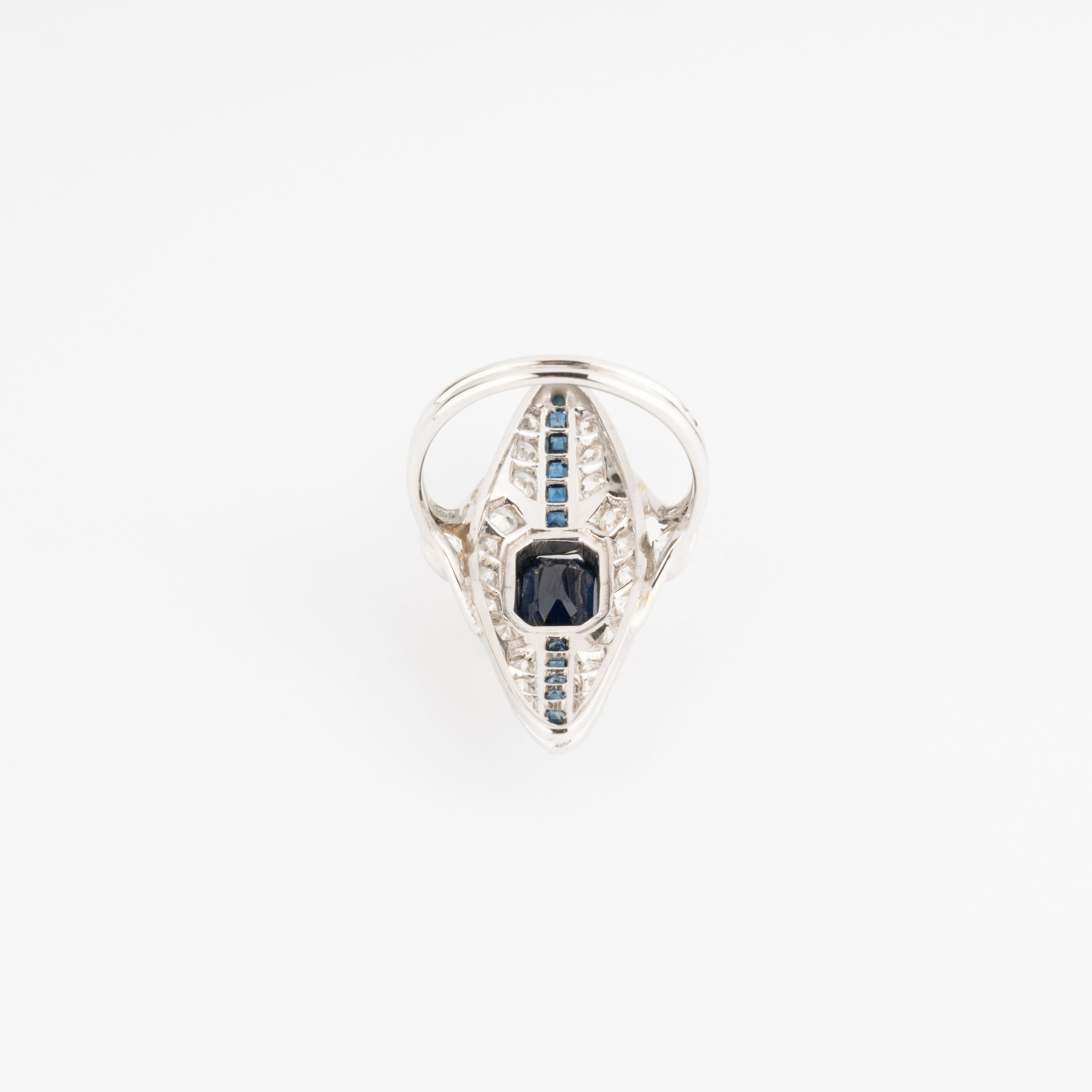 Bague marquise en diamant et saphir