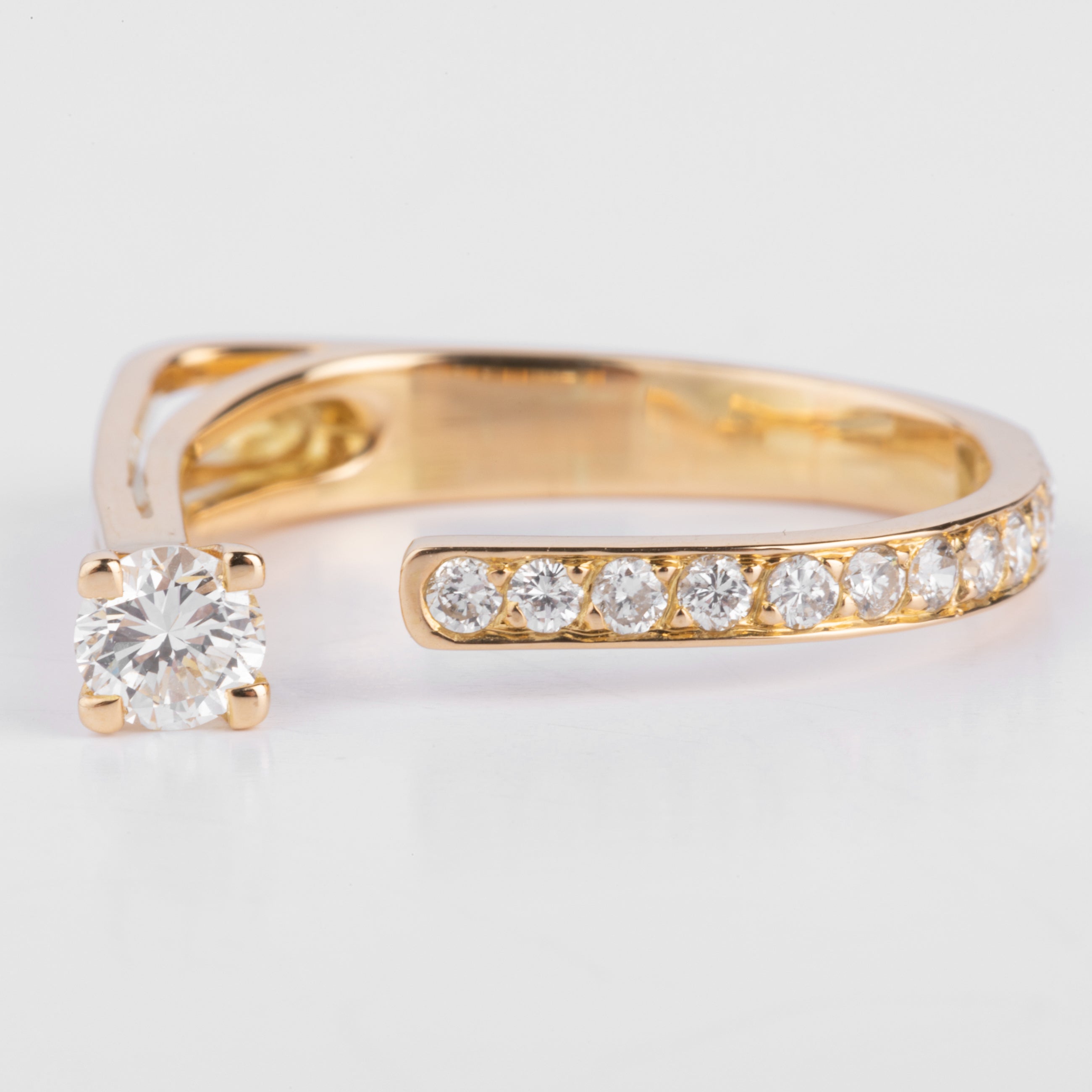 Bague ouverte or jaune et diamant design