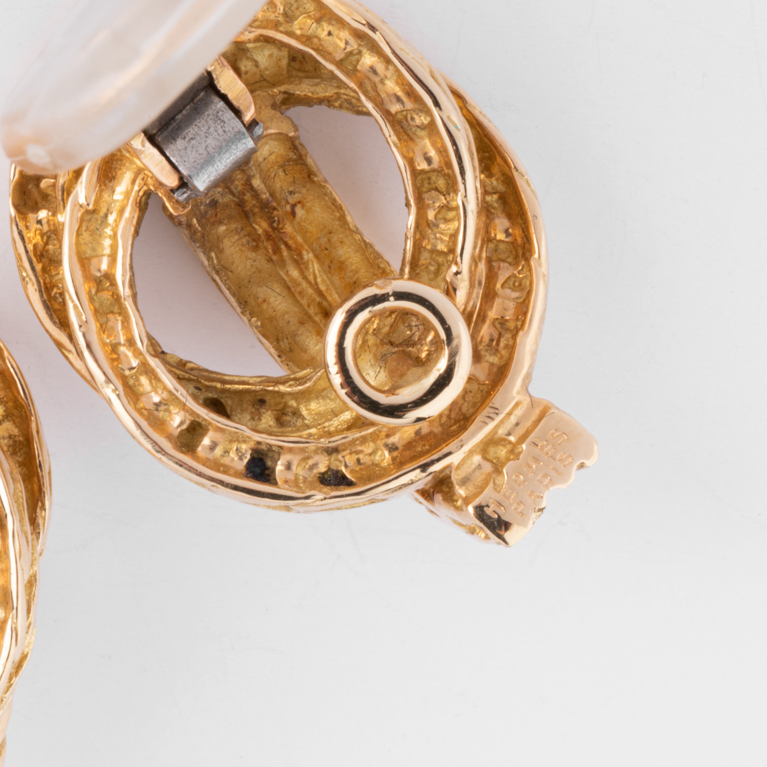 Boucles d'oreilles or jaune signée Hermès