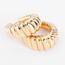 Charger l'image dans la galerie, Boucles d'oreilles en or jaune godronné
