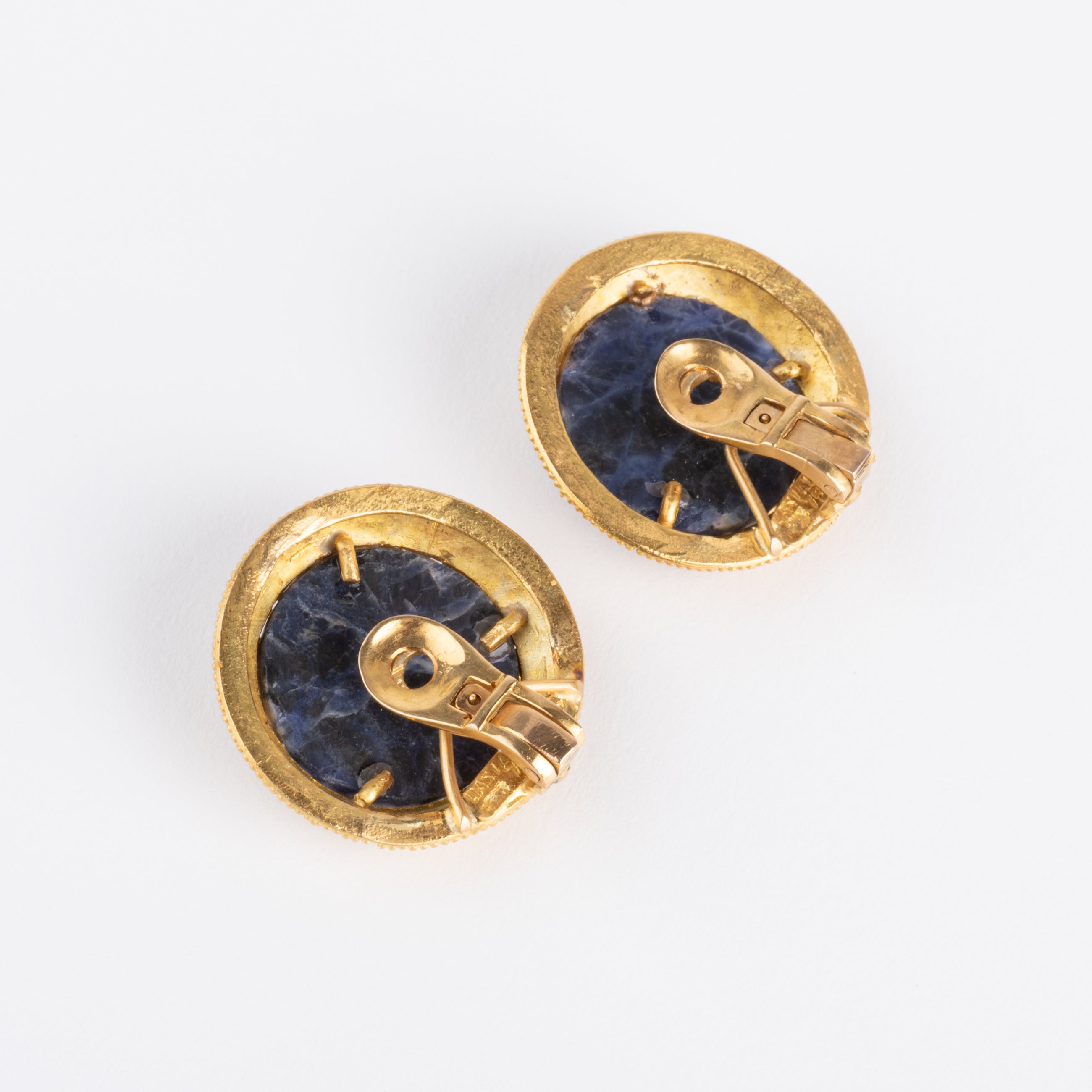 Boucles d'oreilles du créateur grec Ilias Lalaounis en or et sodalite